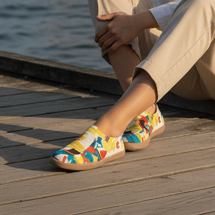 Surfing by Sea Toledo I Women