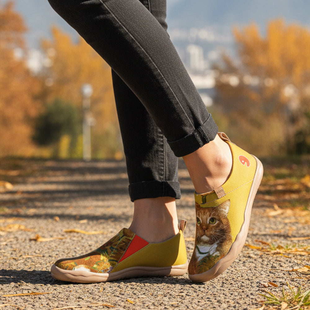 Sunflowers and Cat Toledo I Women