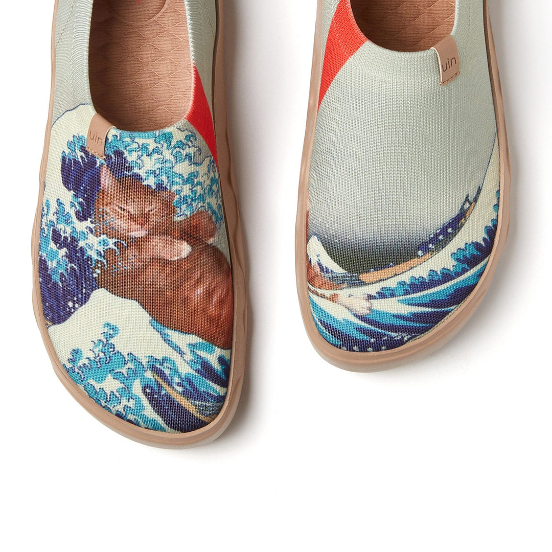 The Great Wave and the Cat 4 Women