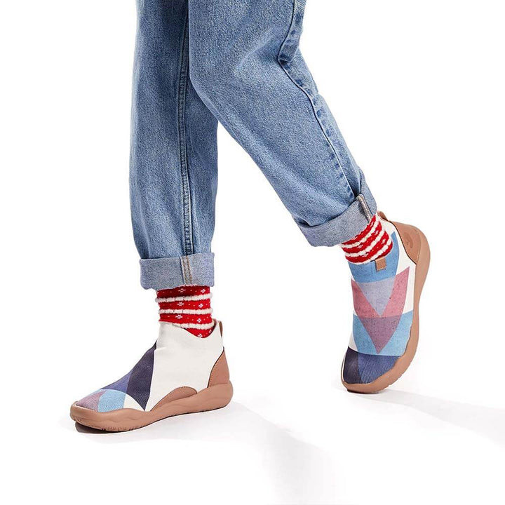 UIN Footwear Women Bare Triangle Canvas loafers
