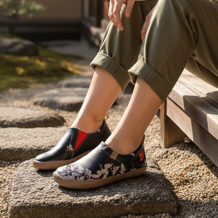 Crane in Dark Toledo I Women
